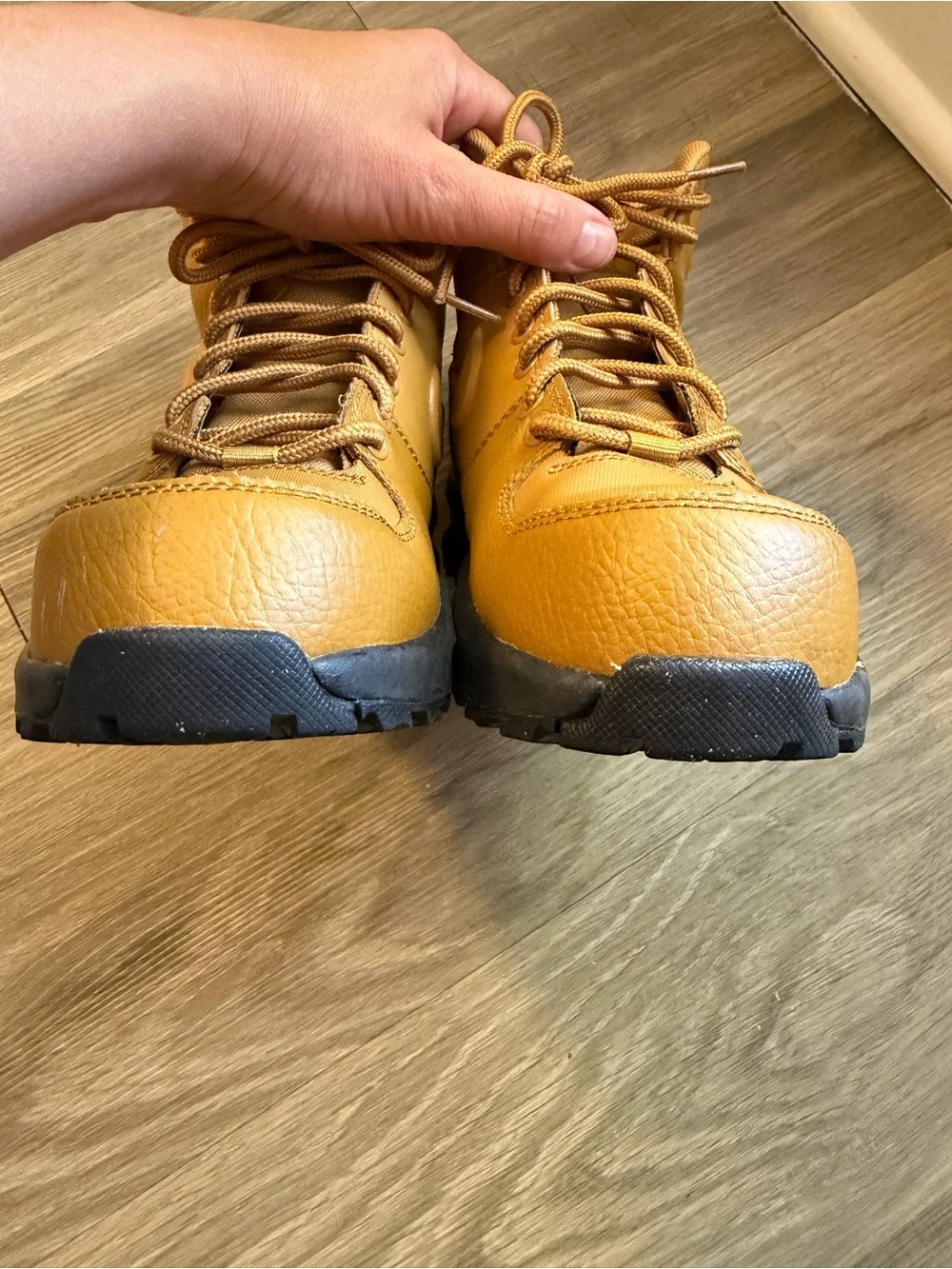 Nike Kids Tan/Gold Mid-Top Outdoor Boots